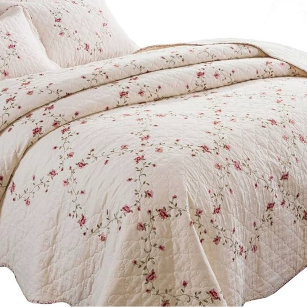 Cream and Pink Floral Quilted Bedding